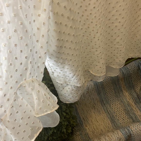 Vince Camuto White Blouse Size Small - Picture 5 of 9